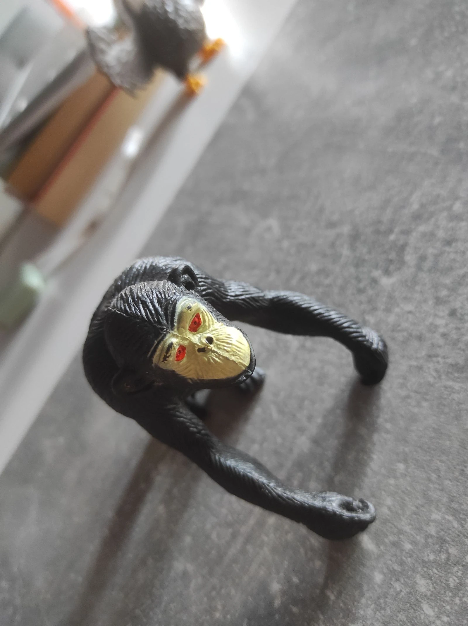 Chimpancé 1998, juguete 